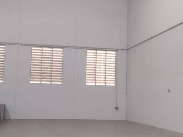 Galpão para Locação em Jandira - 4